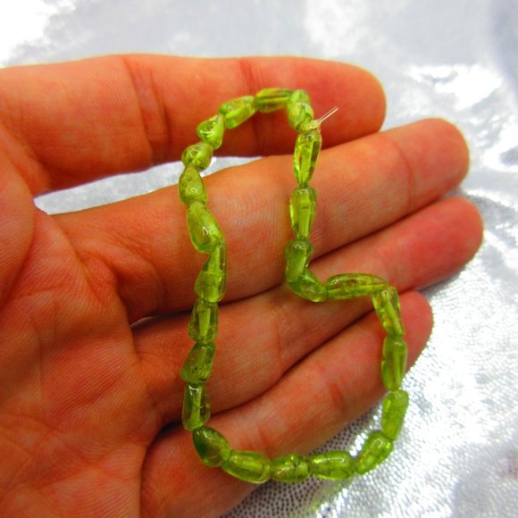Peridot Teardrop Shape 7" Stretchy Gemstone Bracelet - Picture 1 of 3